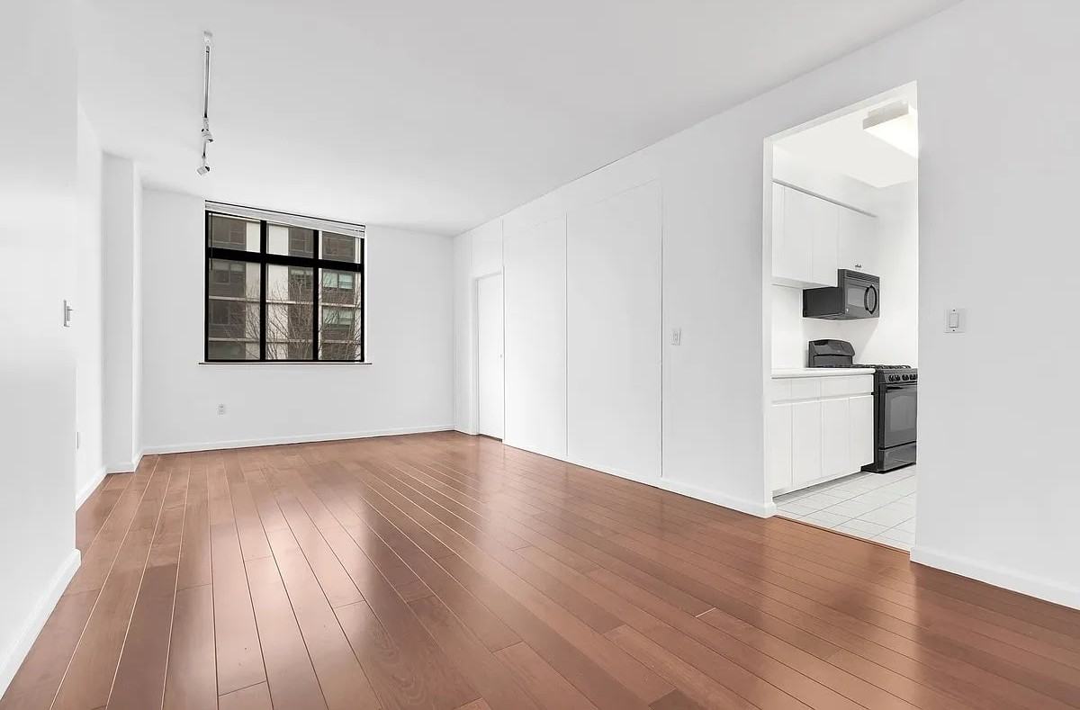 350 Albany St - Photo 5 of 5