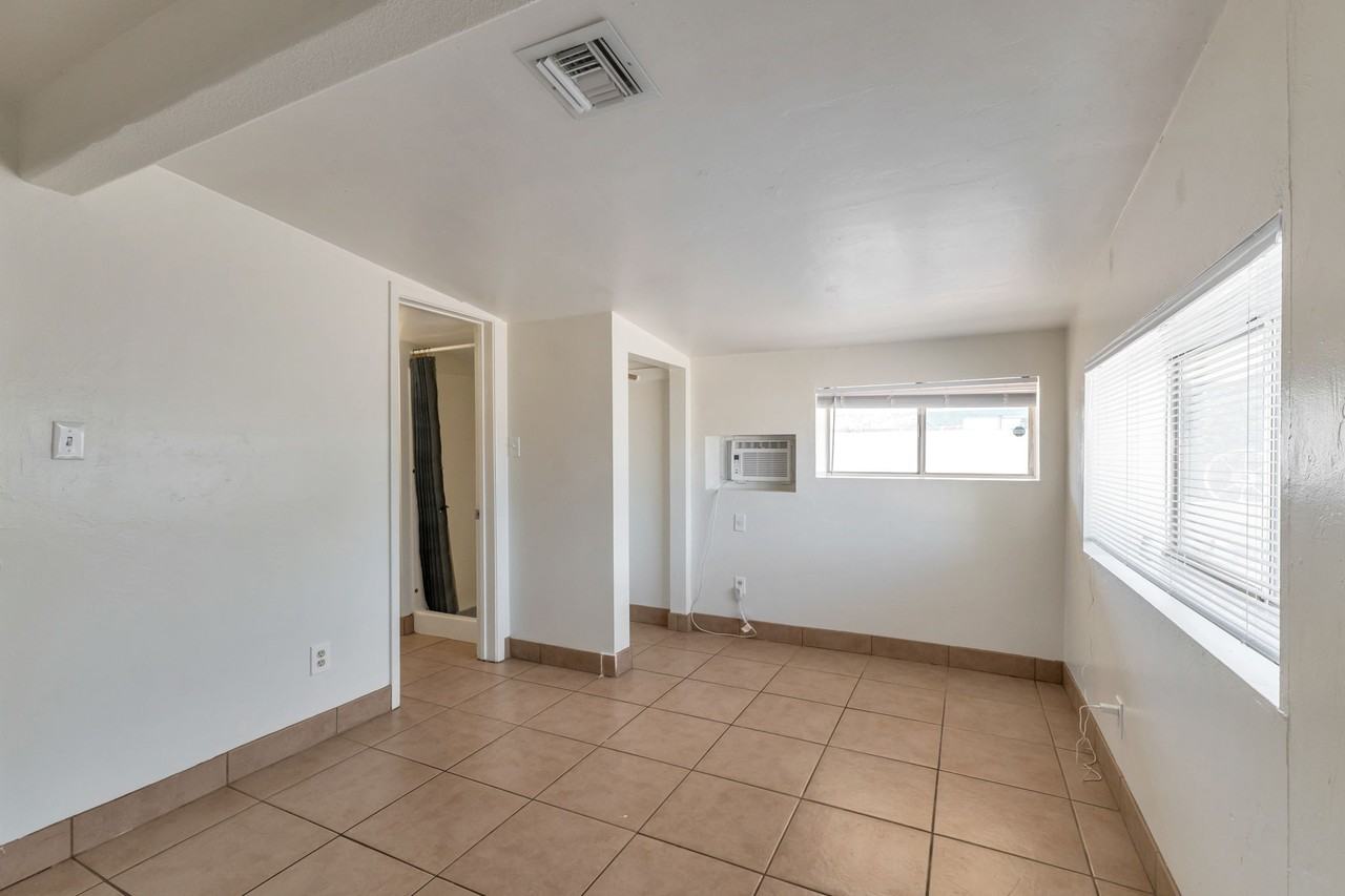 5111 E Peach St - Photo 5 of 25