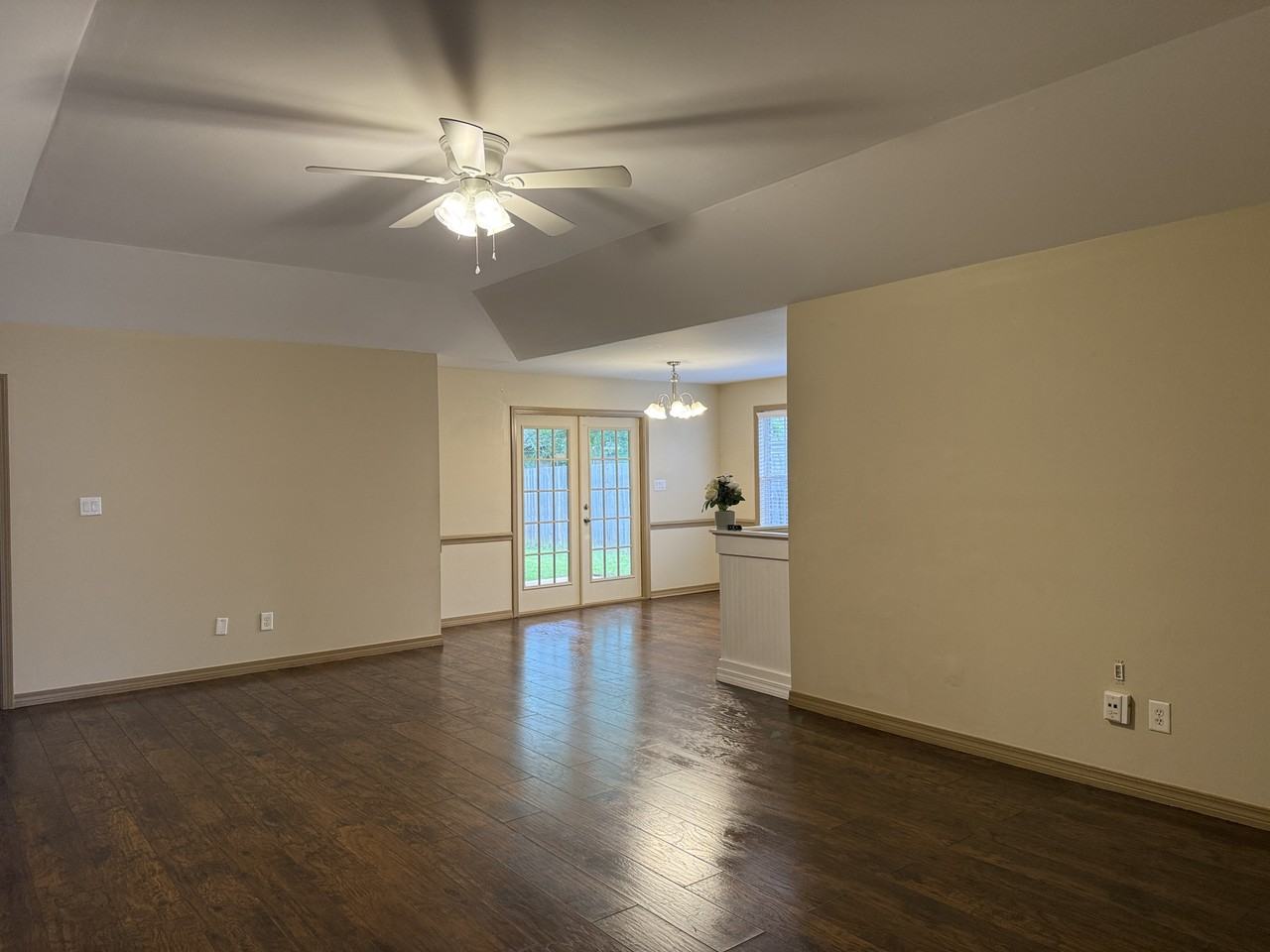 25920 Argonne Dr - Photo 2 of 11