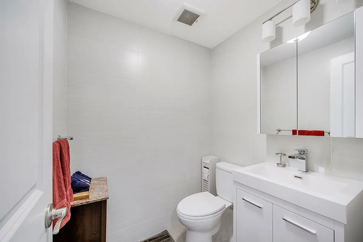2734 27th St #1B - Photo 5 of 8
