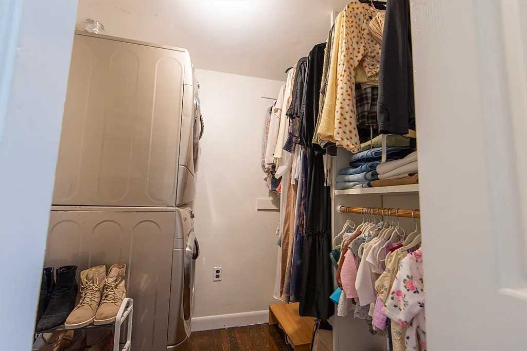 2 Seminary St #2 - Photo 6 of 12