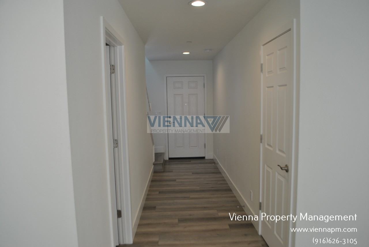 4826 Morgera Ln - Photo 2 of 25