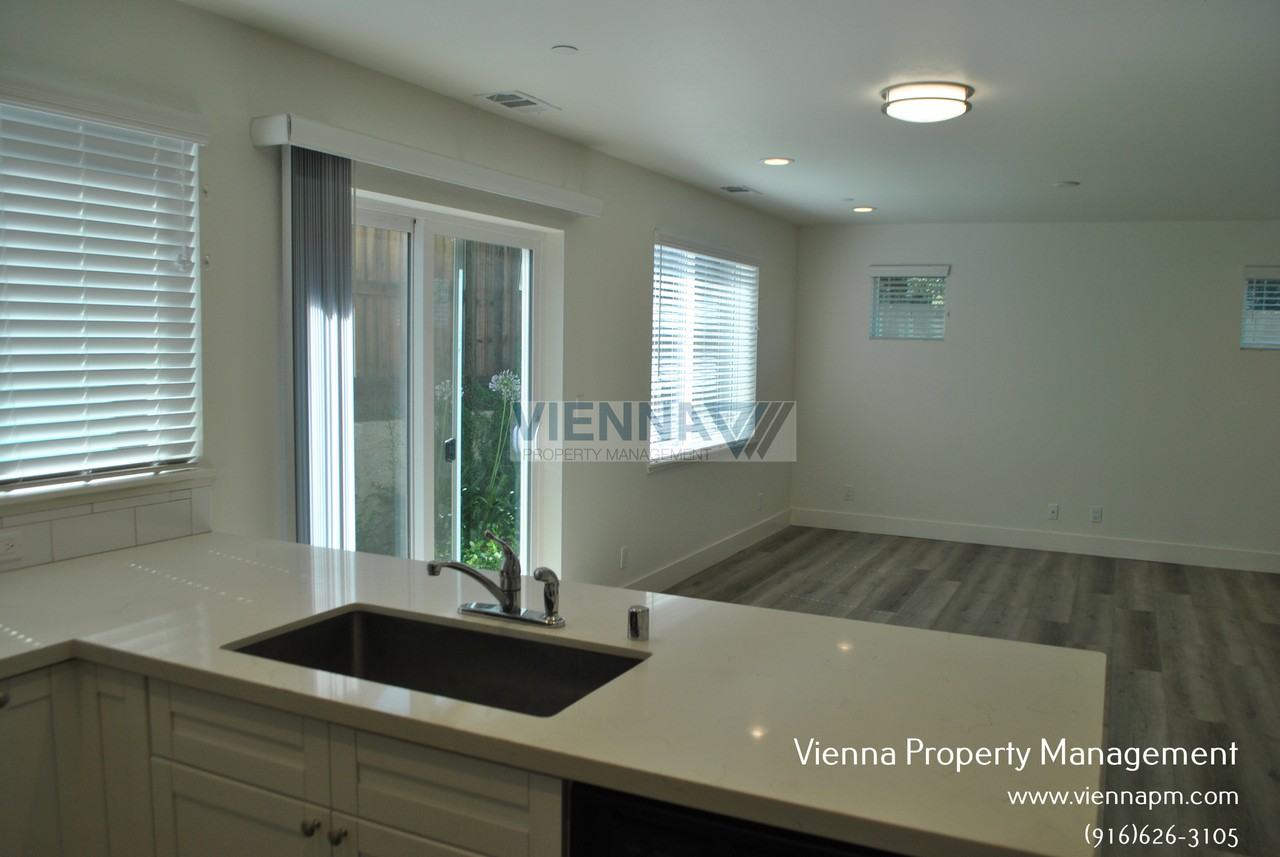 4826 Morgera Ln - Photo 7 of 25