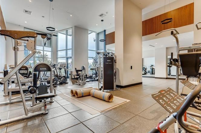 188 Bellevue Way Ne #401 - Photo 7 of 10