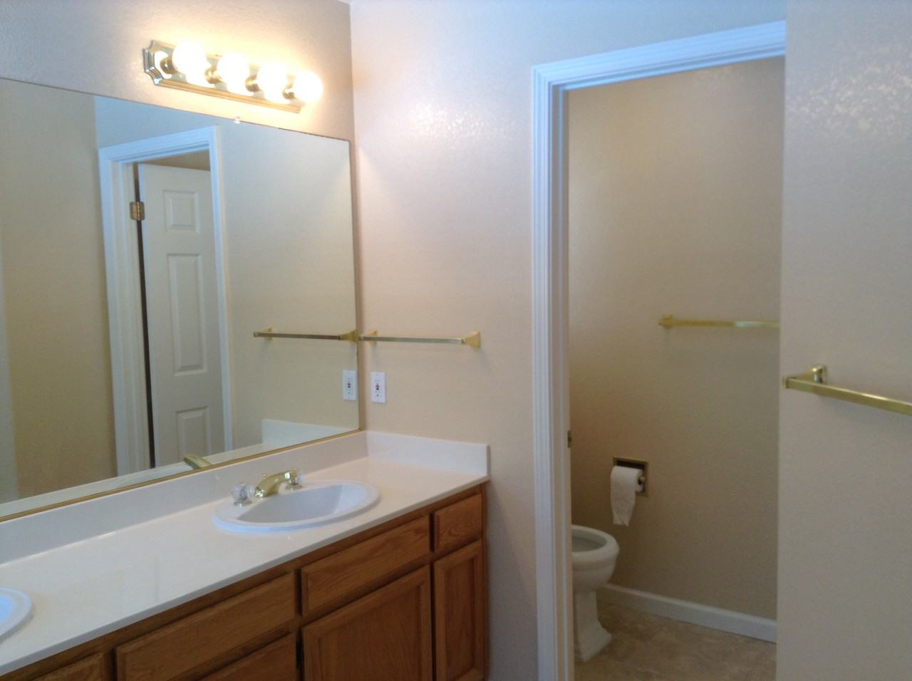 1103 Muirfield Dr - Photo 3 of 16