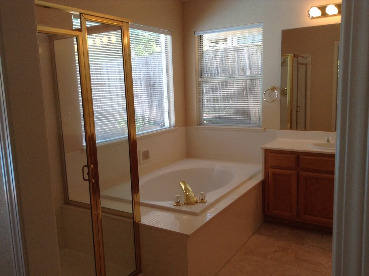 1103 Muirfield Dr - Photo 5 of 16