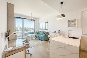 featured image of 2243 Jackson Ave #8D