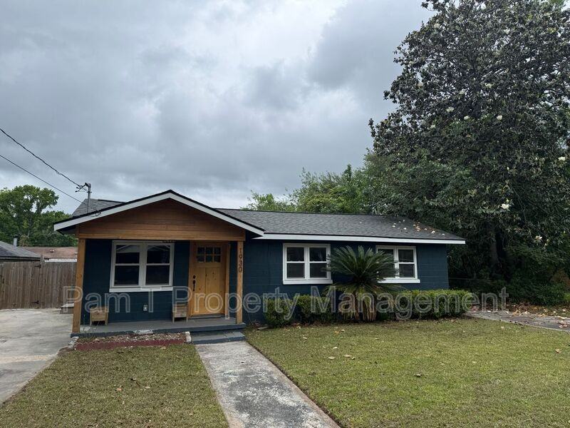 1930 Upson St - Photo 2 of 15