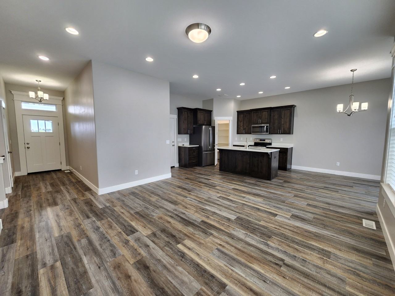579 W Waylend St - Photo 3 of 15