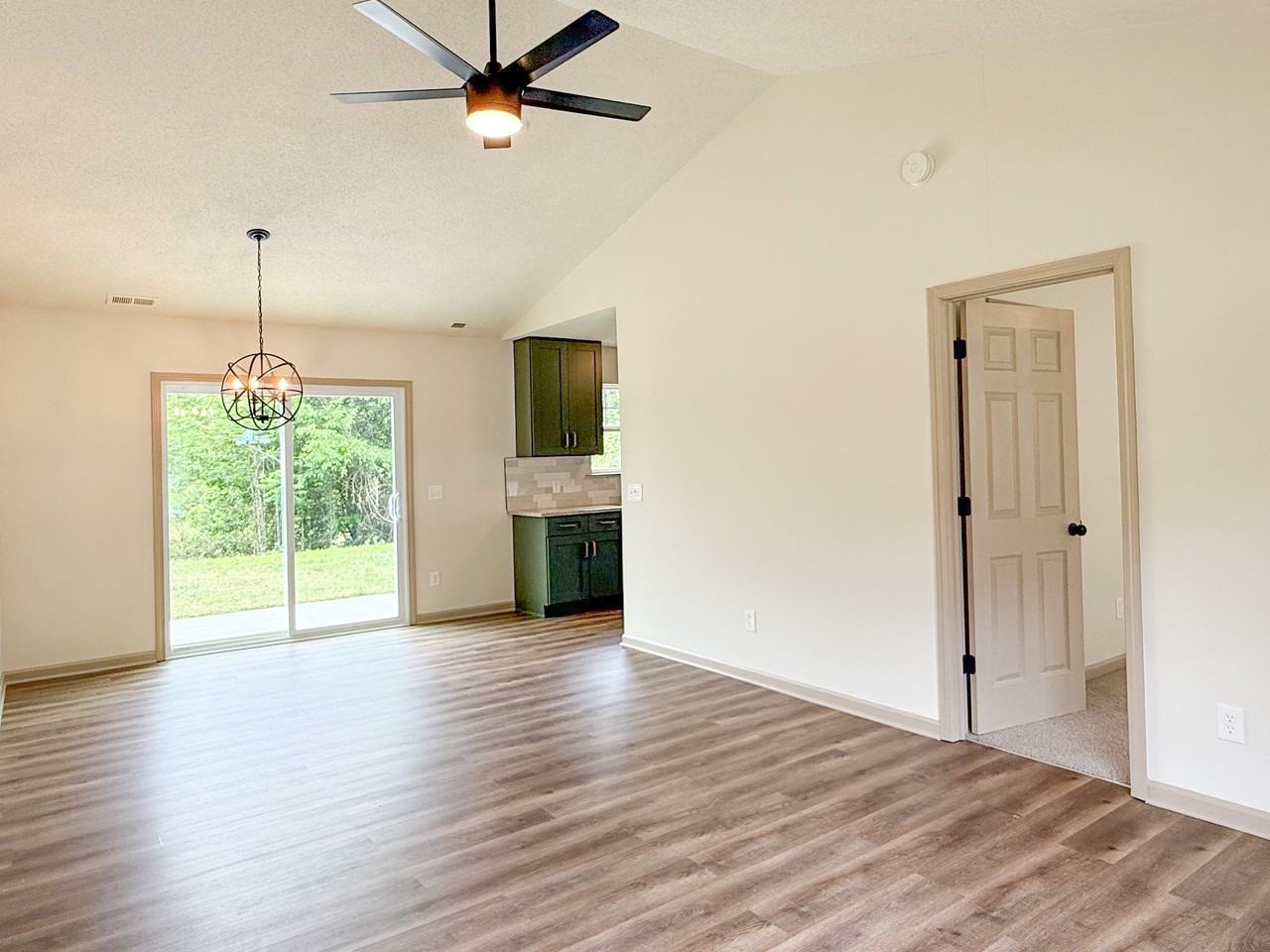 1420 Eagles Landing Dr - Photo 3 of 17