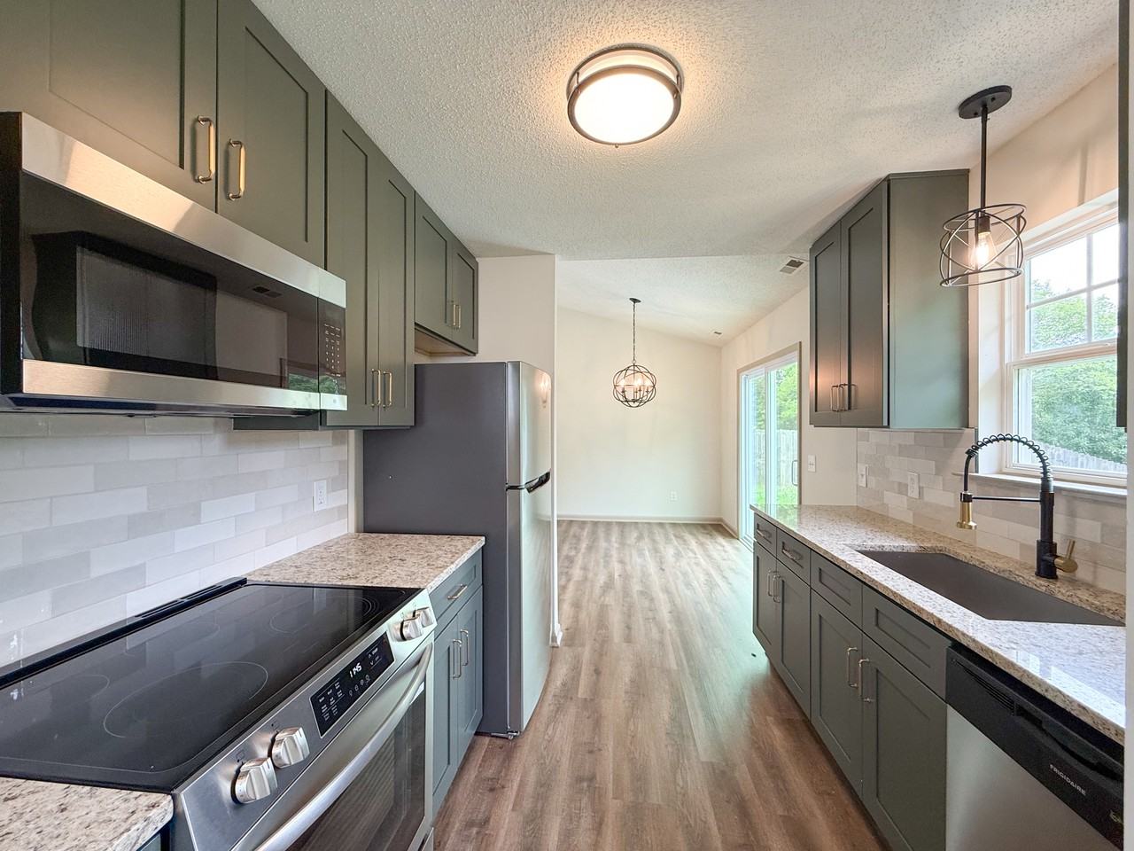 1420 Eagles Landing Dr - Photo 6 of 17