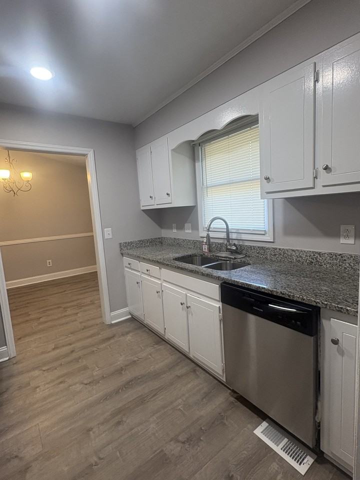 117 Quail Hollow Rd - Photo 2 of 11