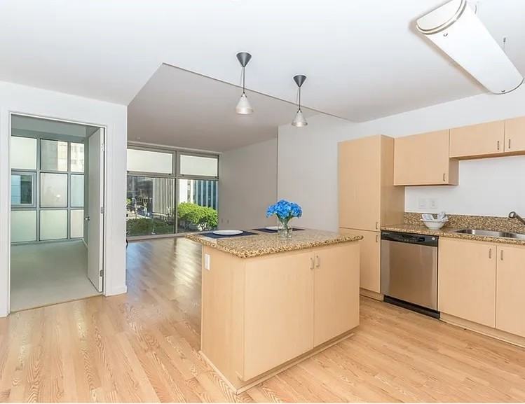 630 W 6th St #416 - Photo 7 of 18