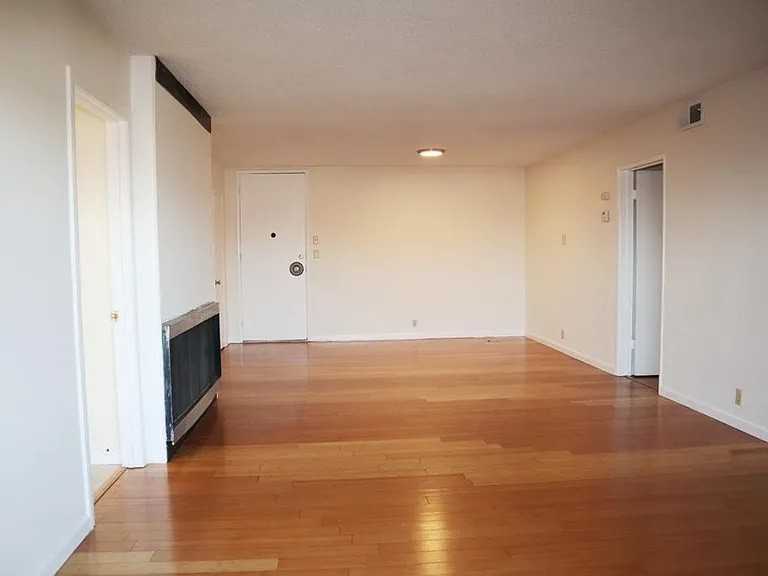 760 W Huntington Dr #11 - Photo 2 of 15