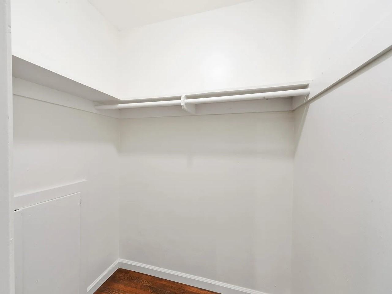 1023 N Hayworth Ave #2 - Photo 4 of 15