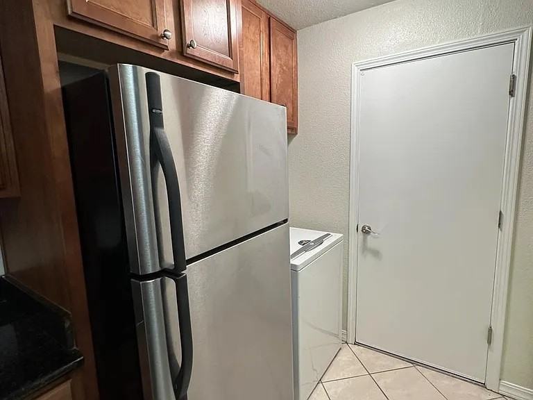 7178 N Fruit Ave #117 - Photo 3 of 10