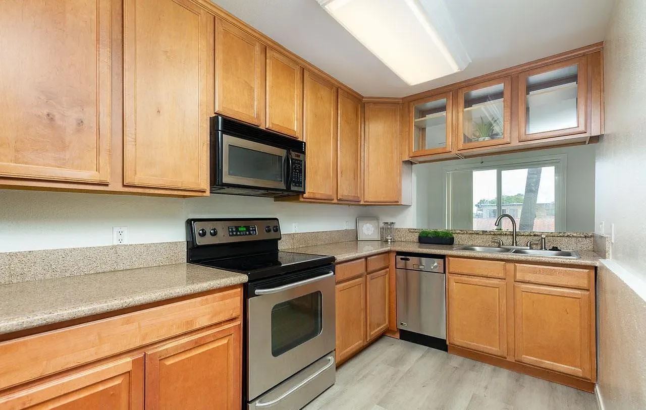 840 Turquoise St #104 - Photo 4 of 16