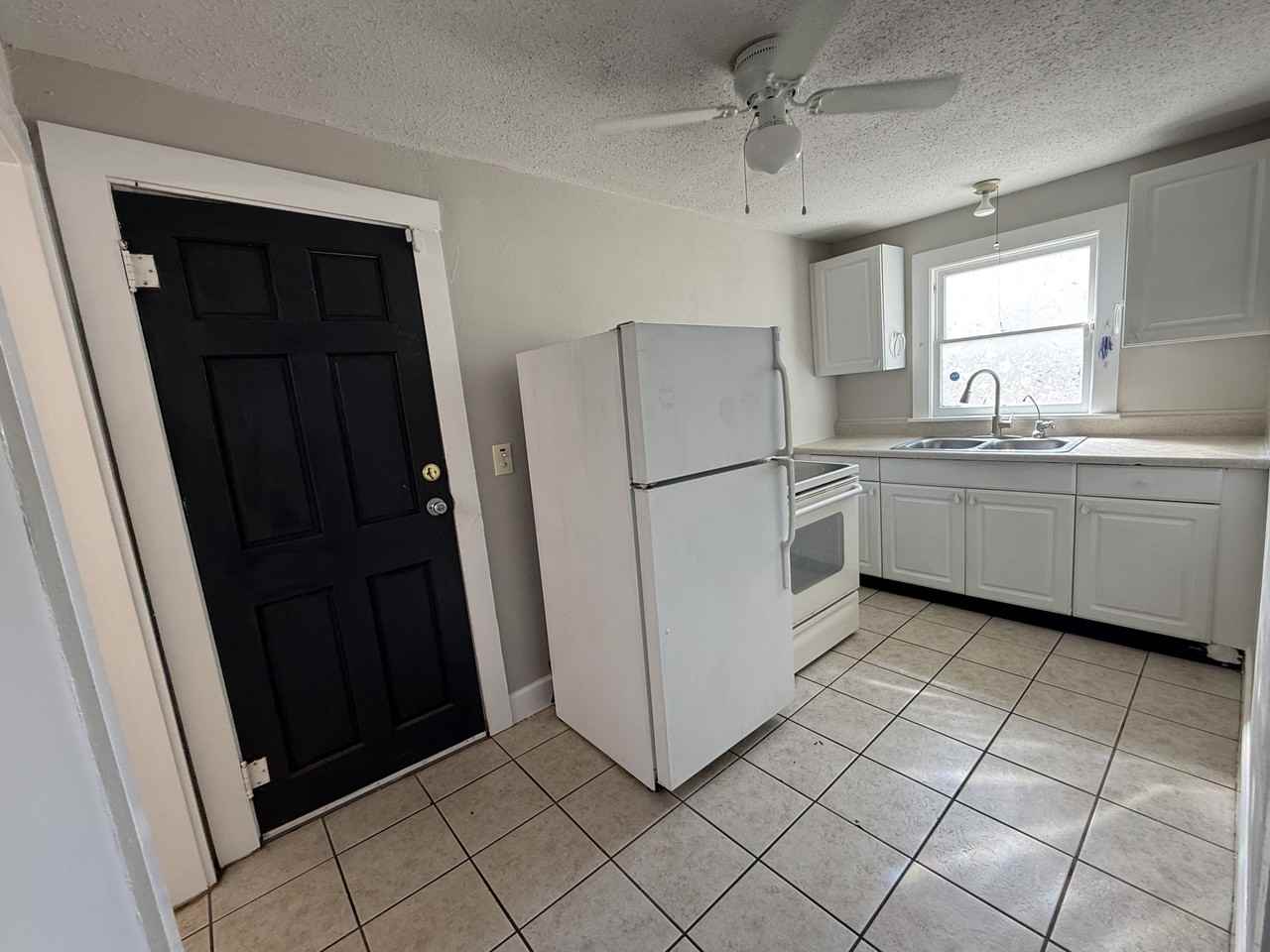 5150 6th St #1 - Photo 2 of 5
