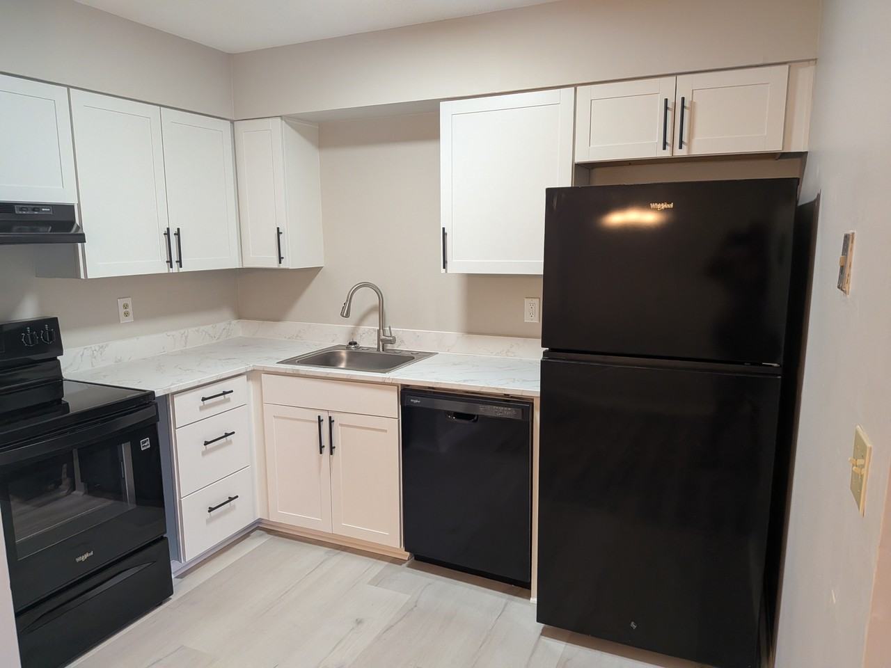 1024 Howell Ave - Photo 5 of 10