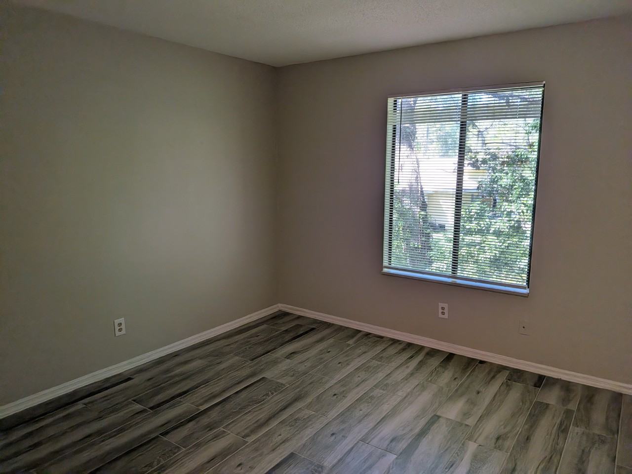 1024 Howell Ave - Photo 7 of 10