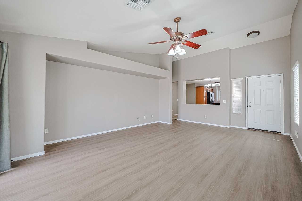 6814 S 36th Ln - Photo 5 of 29