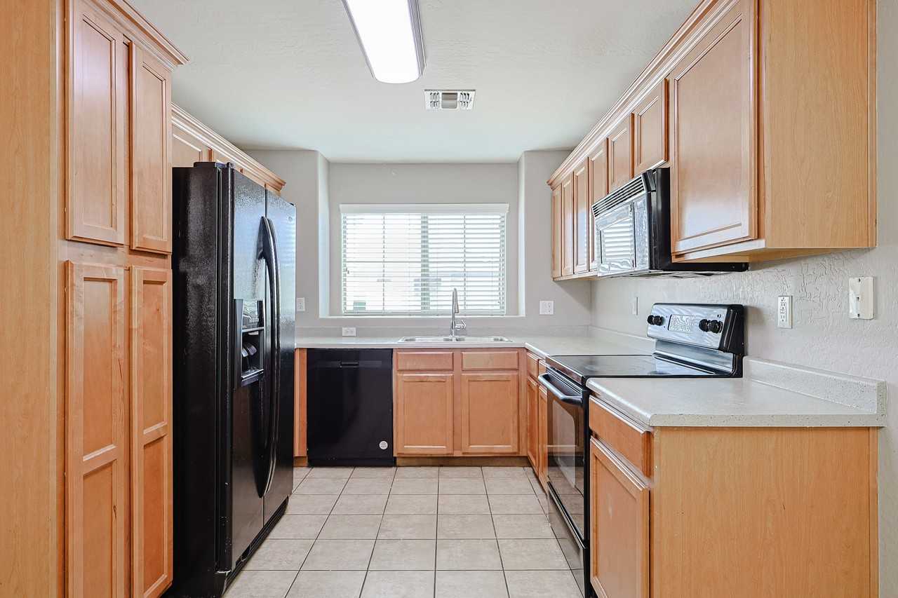 6814 S 36th Ln - Photo 6 of 29