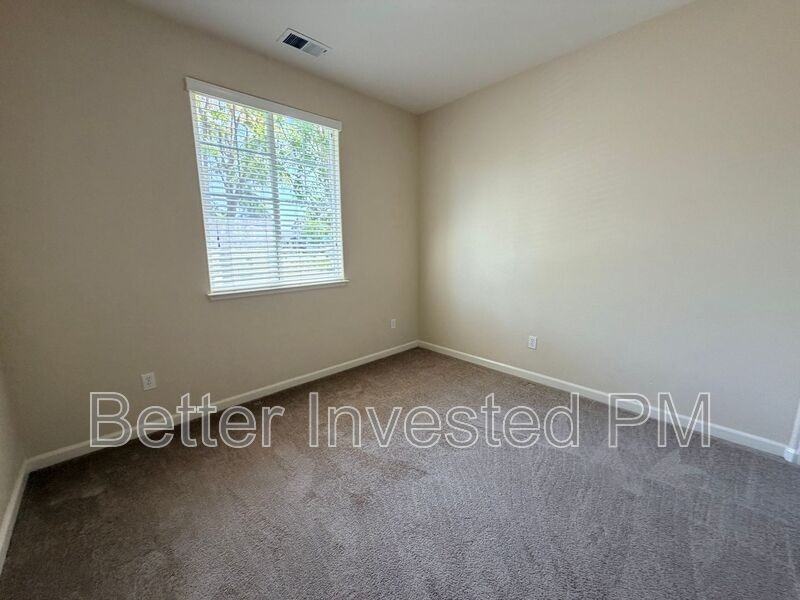 1743 Waltzer Rd - Photo 7 of 24