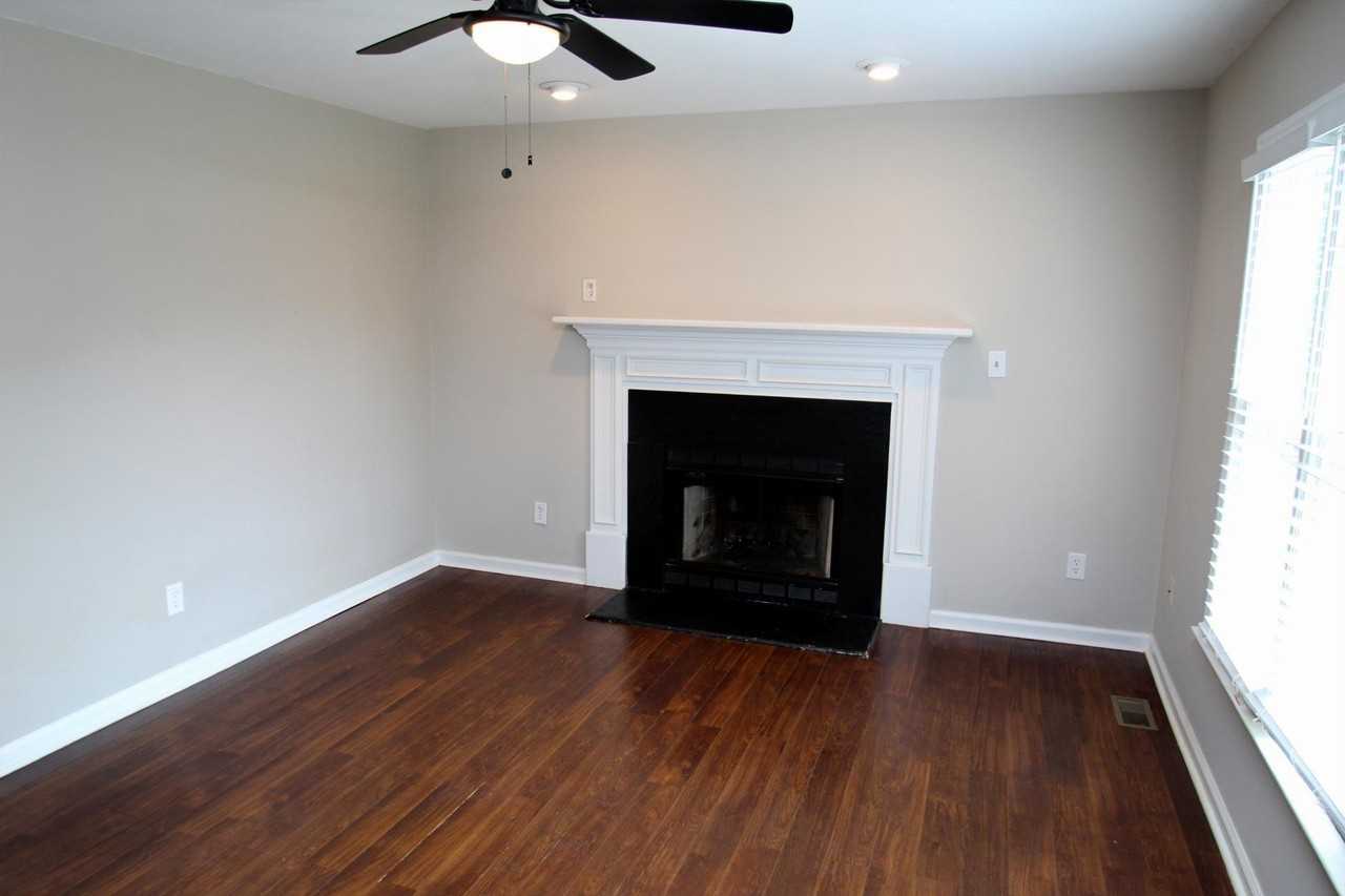 804 Curtiss Dr - Photo 2 of 36