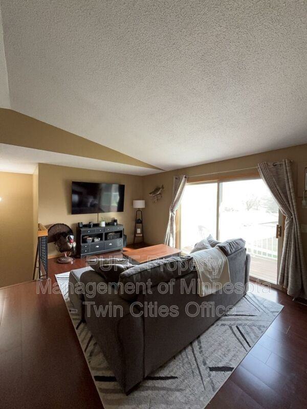 8810 Jasmine Ln - Photo 2 of 25