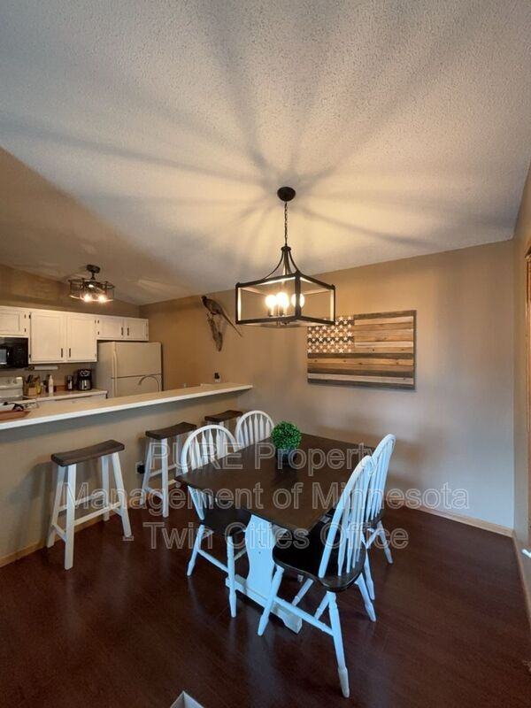 8810 Jasmine Ln - Photo 4 of 25