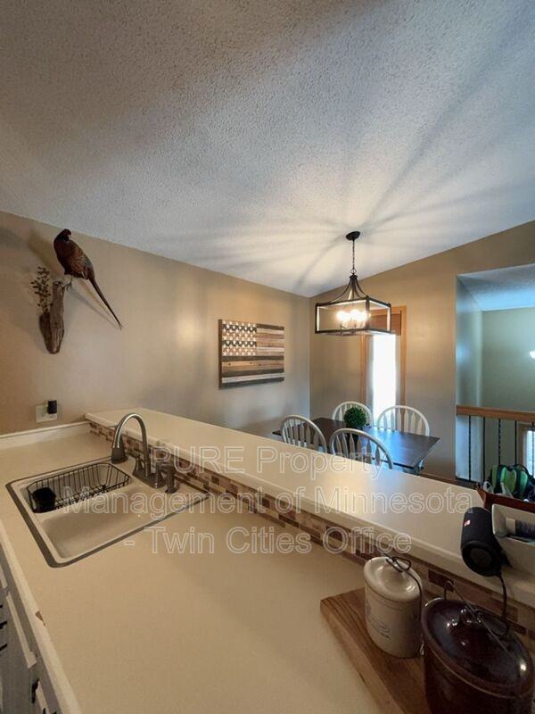 8810 Jasmine Ln - Photo 6 of 25