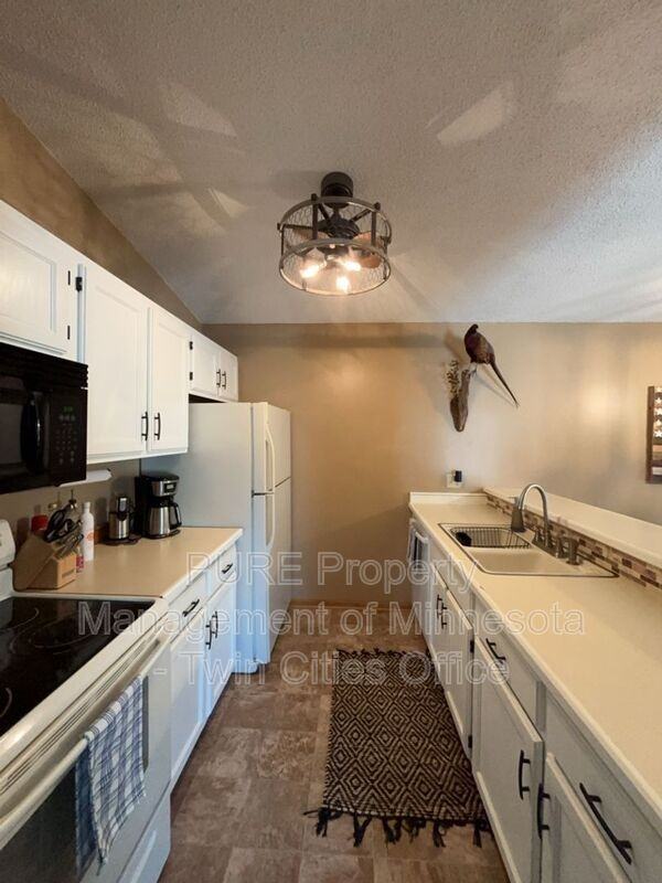 8810 Jasmine Ln - Photo 7 of 25