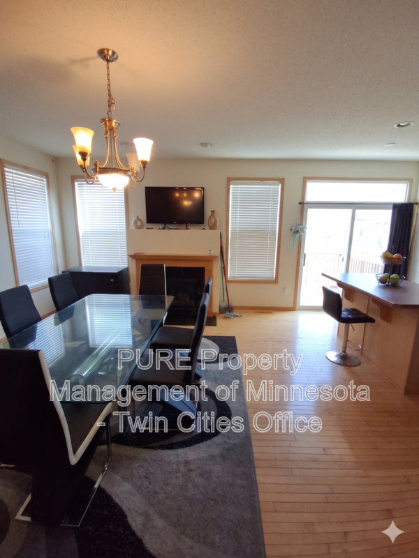 1425 Coneflower Ln - Photo 4 of 6