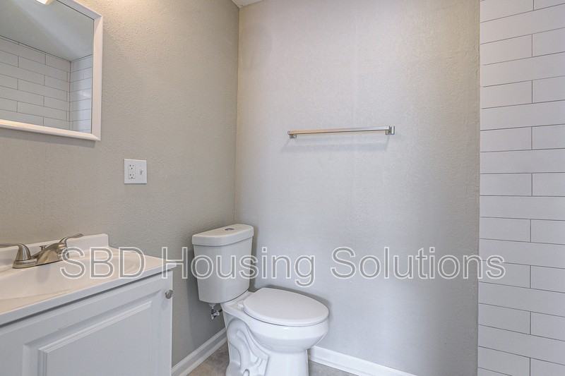 312 N Ash Ave - Photo 6 of 8