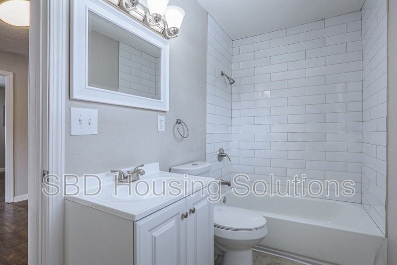 312 N Ash Ave - Photo 7 of 8