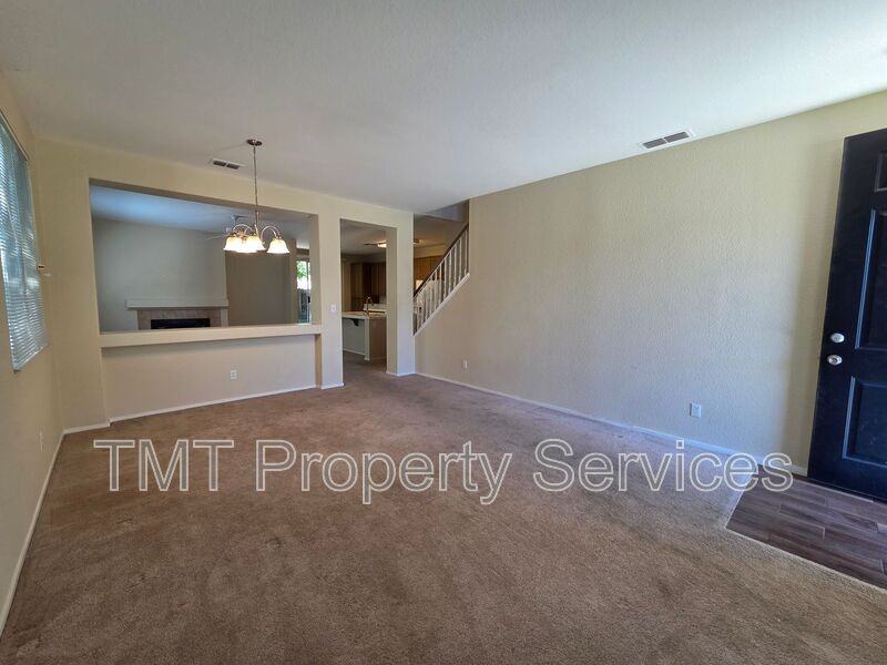 1717 Providence Way - Photo 6 of 48