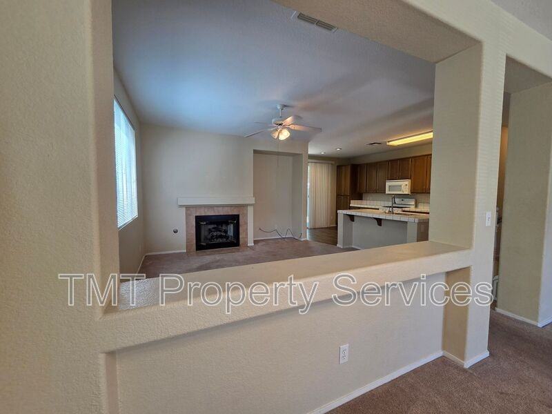 1717 Providence Way - Photo 7 of 48