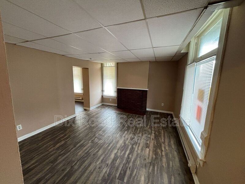 108 N 10th St #1 - Photo 6 of 14