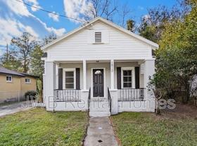 1810 W 24th St - Photo 1 of 1