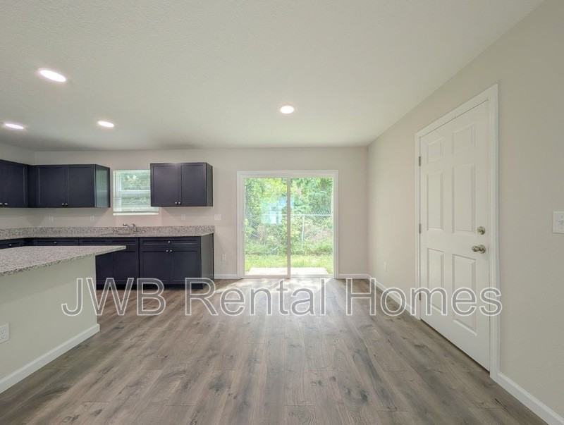 1021 Erie Ave - Photo 4 of 17