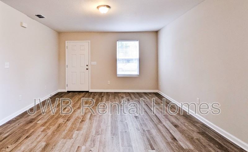 2376 W 1st St - Photo 6 of 12