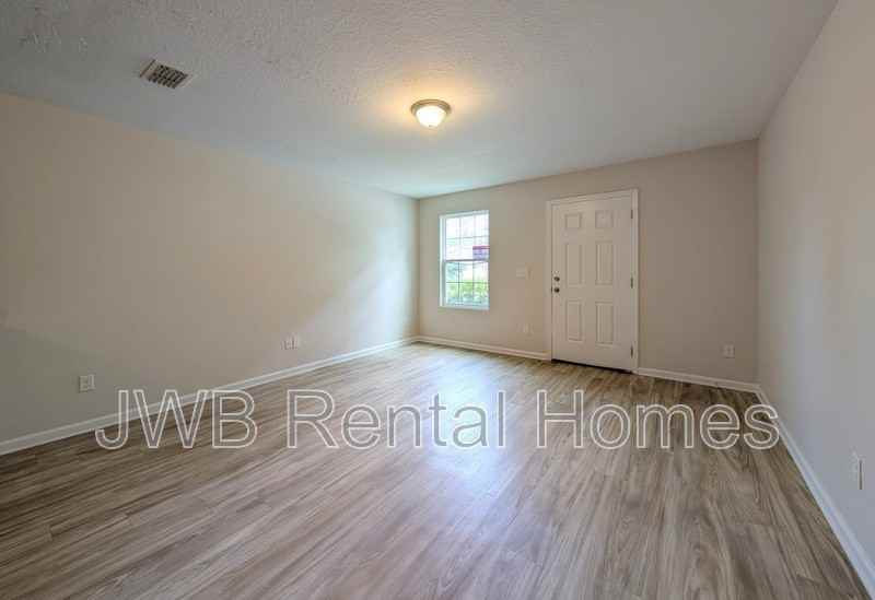8485 Mcgirts Village Ln - Photo 5 of 19