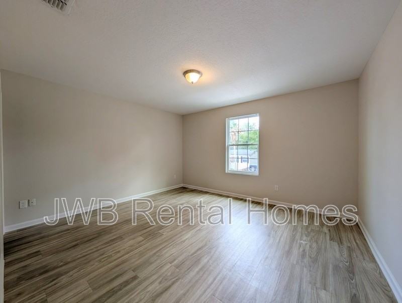 8485 Mcgirts Village Ln - Photo 6 of 19