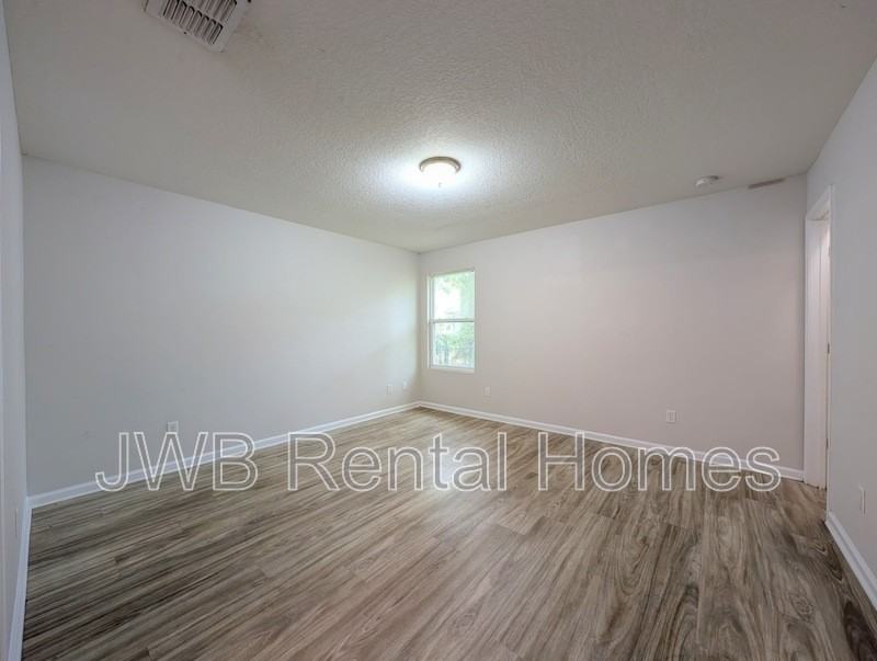3352 Dillon St - Photo 6 of 19