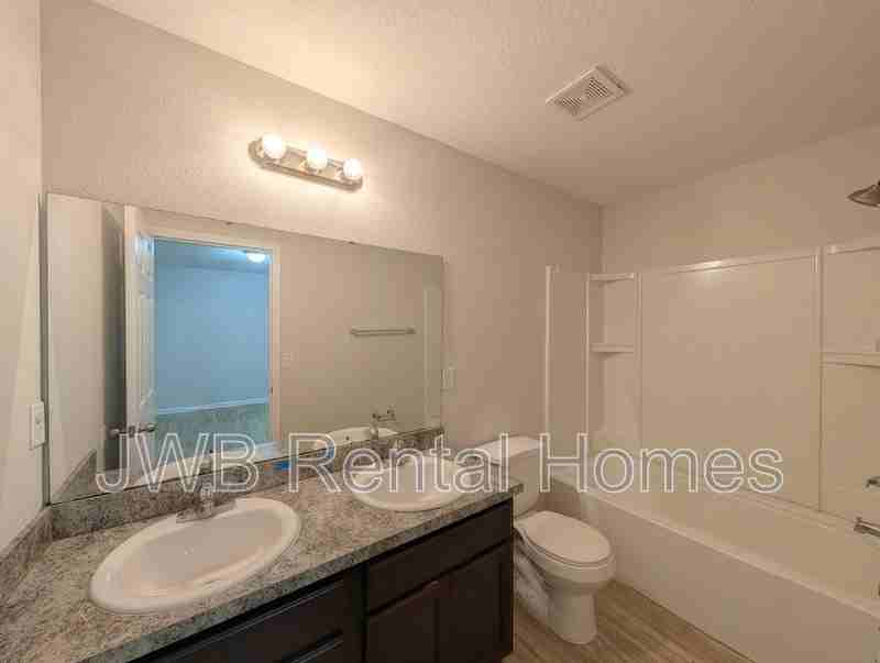 3352 Dillon St - Photo 7 of 19