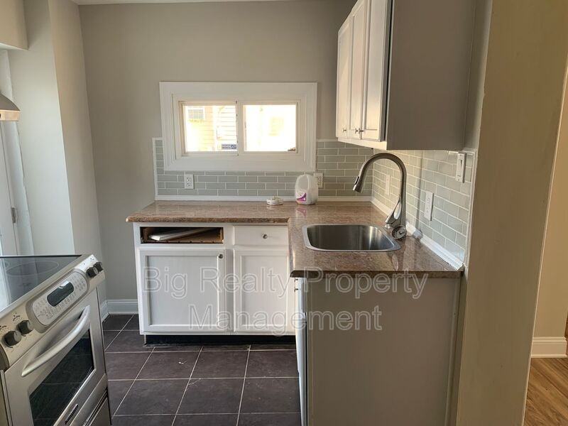 457 Walnut St - Photo 5 of 20
