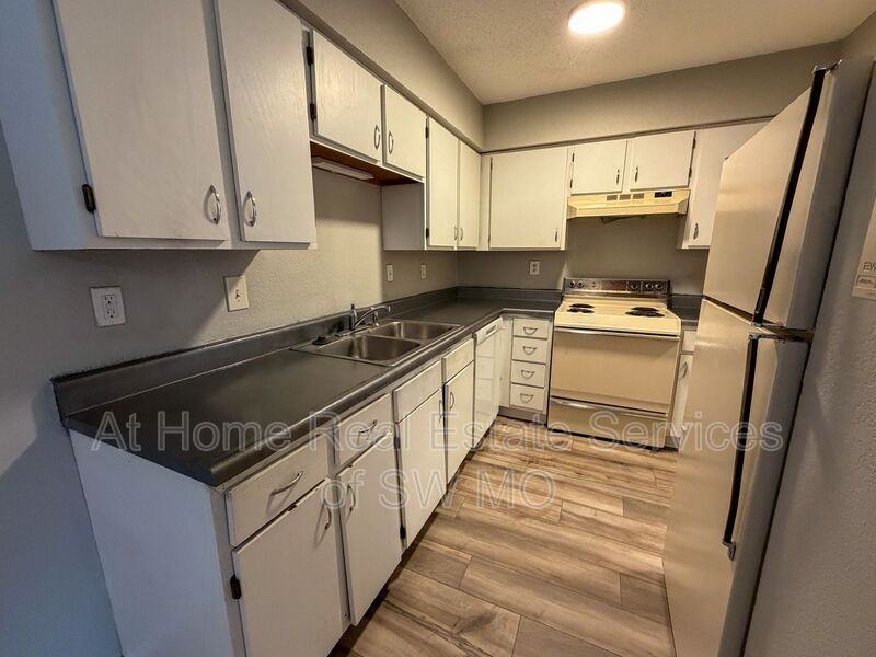 1947 S Ingram Mill Rd #C7