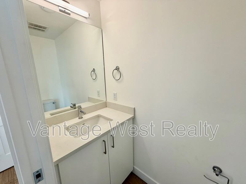 1101 Findlay Rd - Photo 6 of 34