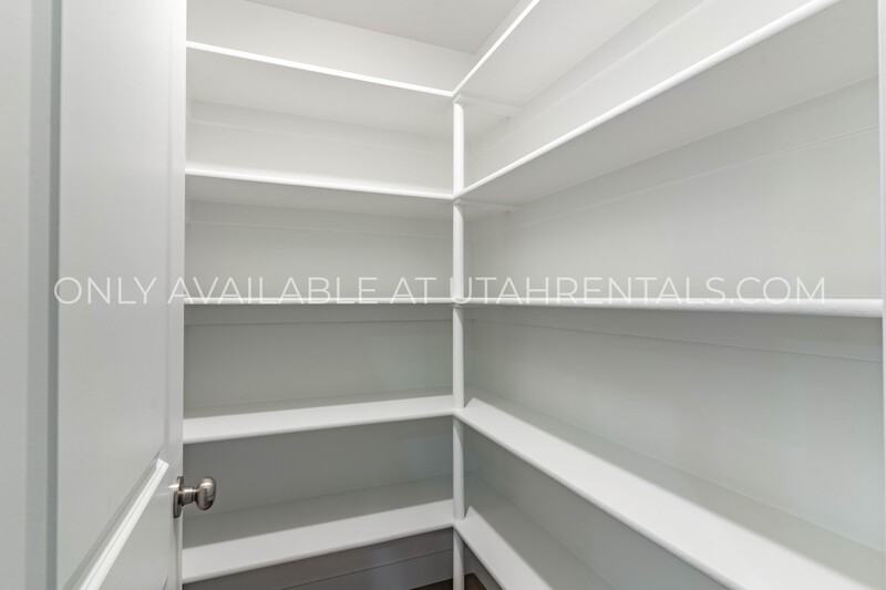 4143 N Fairfield Dr - Photo 6 of 48