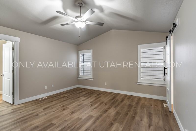 4143 N Fairfield Dr - Photo 7 of 48